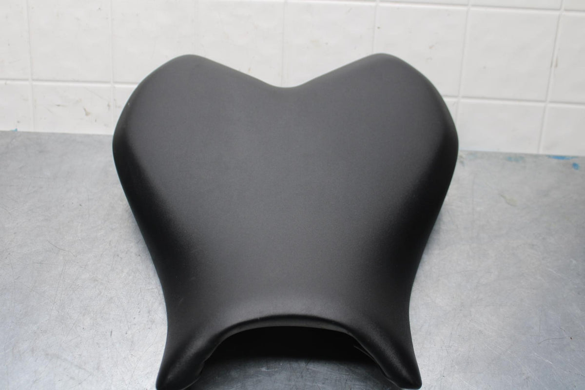 22-23 YAMAHA YZF R7 FRONT DRIVERS SEAT PAD SADDLE PILLION BB583