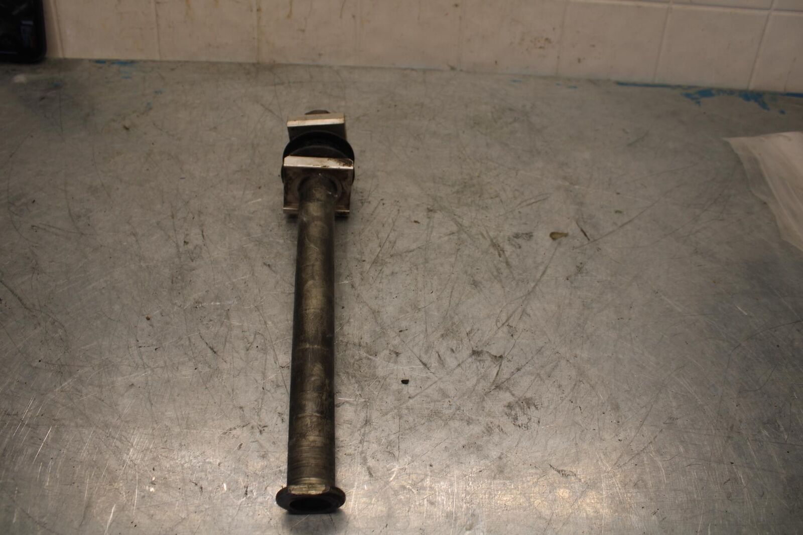 07-08 YAMAHA YZF R1 REAR AXLE BACK WHEEL RIM PIVOT BOLT AXEL BB425