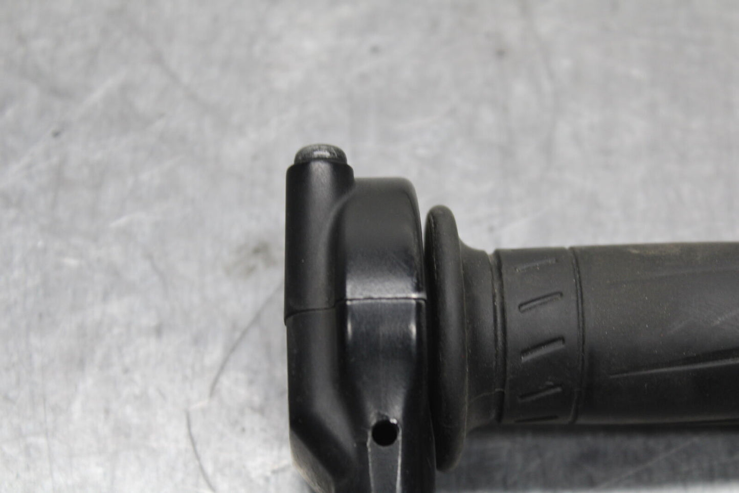 12-13 KAWASAKI Z1000 THROTTLE CABLE LINE HOUSING GUIDE BB743