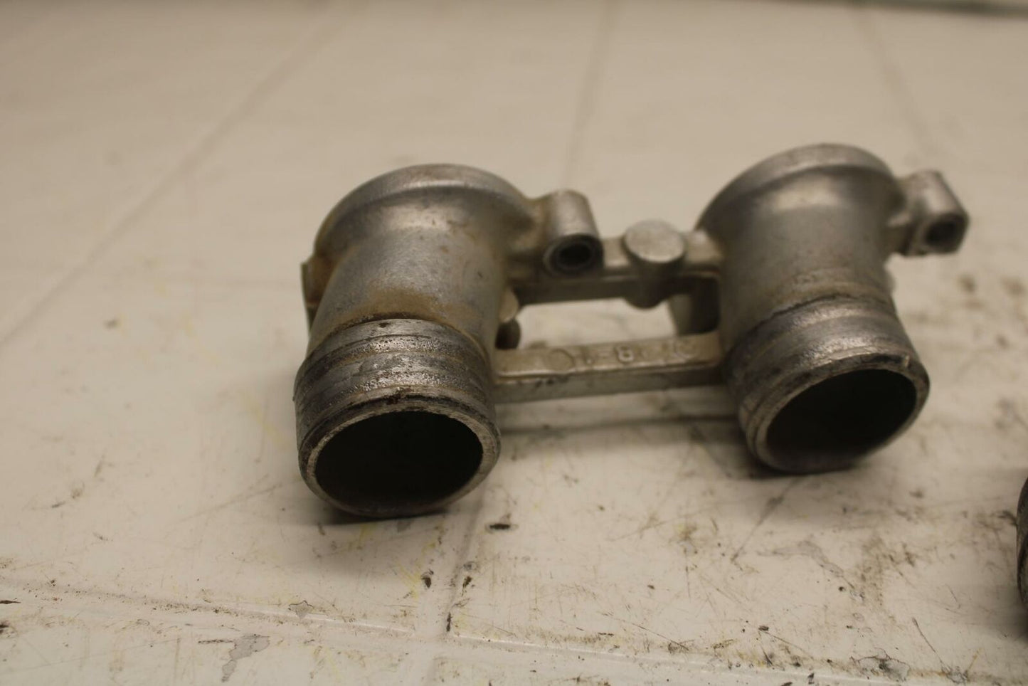 72 HONDA CB500 K1 INTAKE MANIFOLD BB24