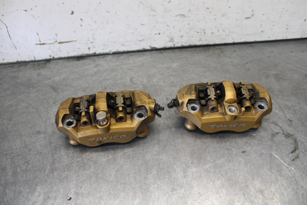 03-04 KAWASAKI NINJA ZX6RR RIGHT LEFT FRONT BRAKE CALIPER PAIR CALIPERS BB684