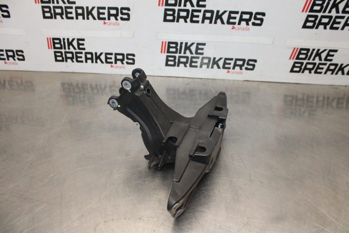 15 APRILIA RSV4 FACTORY APRC ABS UPPER FAIRING MIRROR GAUGES STAY BRACKET BB901