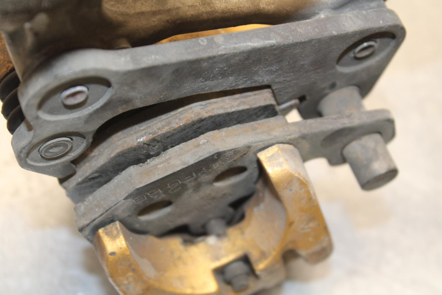 03-04 KAWASAKI NINJA ZX6RR REAR BACK BRAKE CALIPER W MOUNT BRACKET BB105