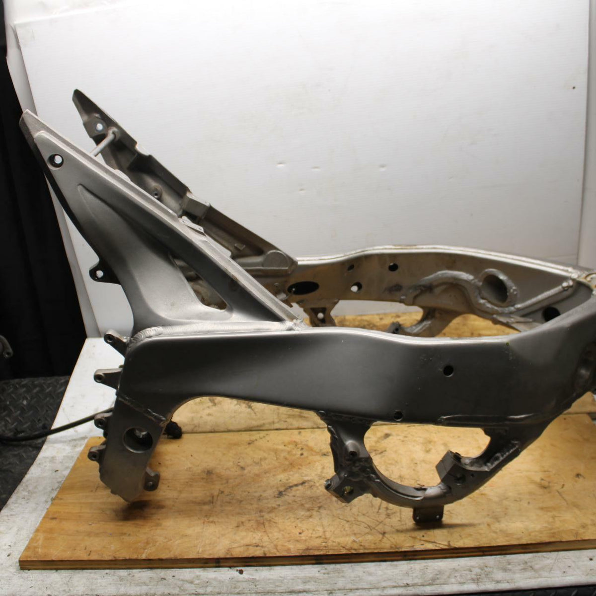 91-93 YAMAHA FZR1000 FRAME CHASSIS BB339