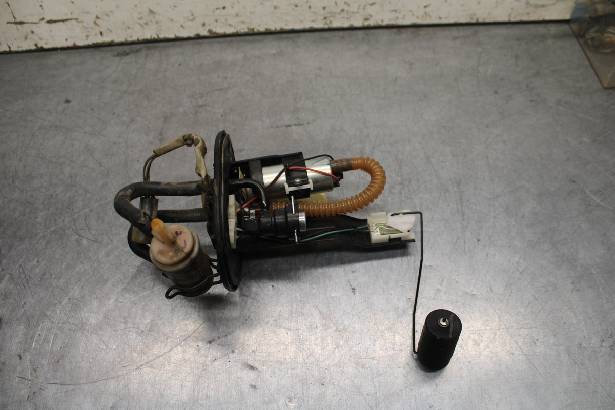 13-16 KTM 390 DUKE FUEL PUMP GAS PETROL SENDER UNIT BB748