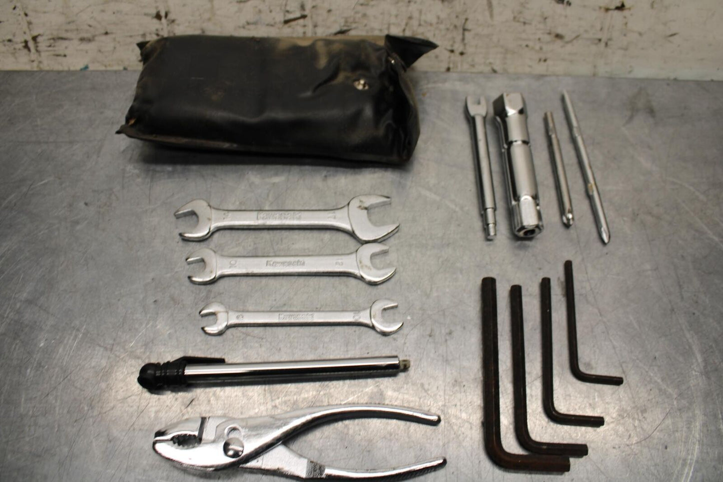 2005 Kawasaki Vulcan 1500 Classic STOCK TOOLS OEM TOOL BAG KIT SET BB576