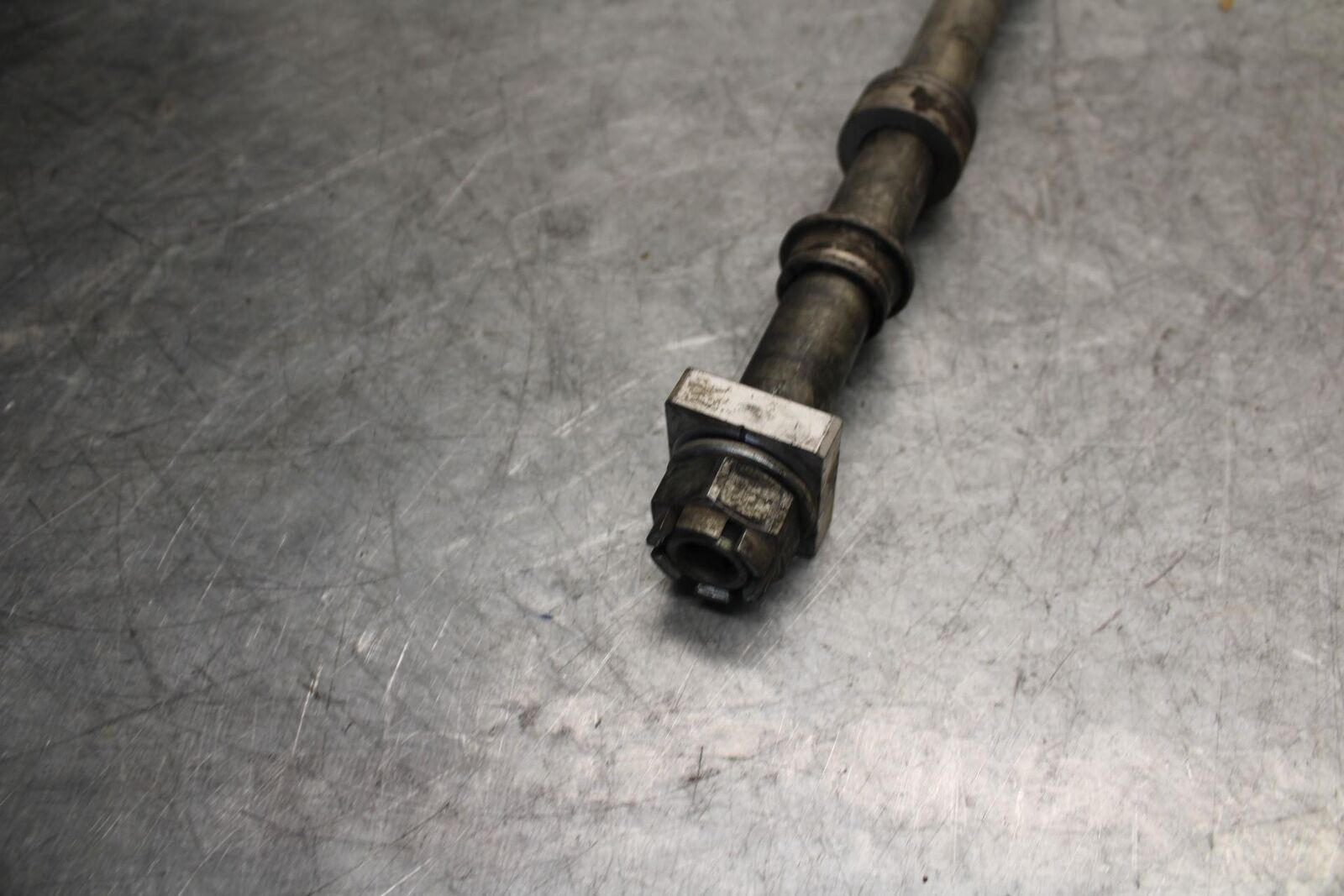 2012 Kawasaki Ninja ZX6R ZX600R REAR AXLE BACK WHEEL RIM PIVOT BOLT AXEL BB529