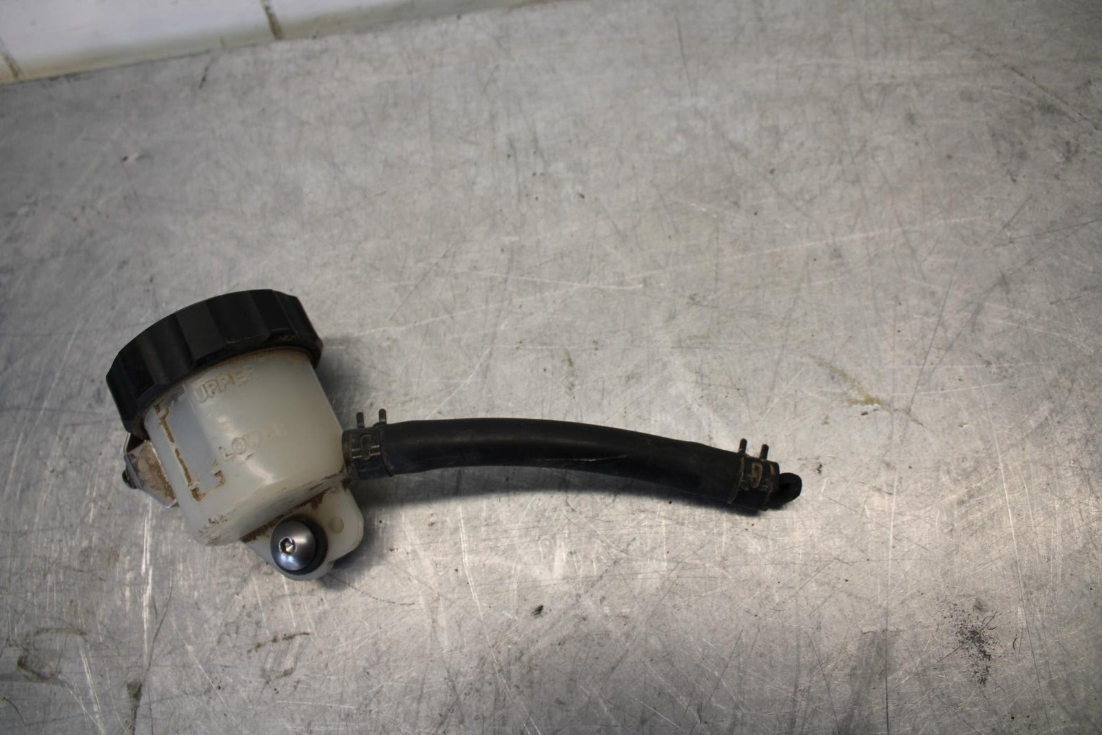 07-08 YAMAHA YZF R1 FRONT BRAKE MASTER FLUID RESERVOIR TANK BOTTLE BB439