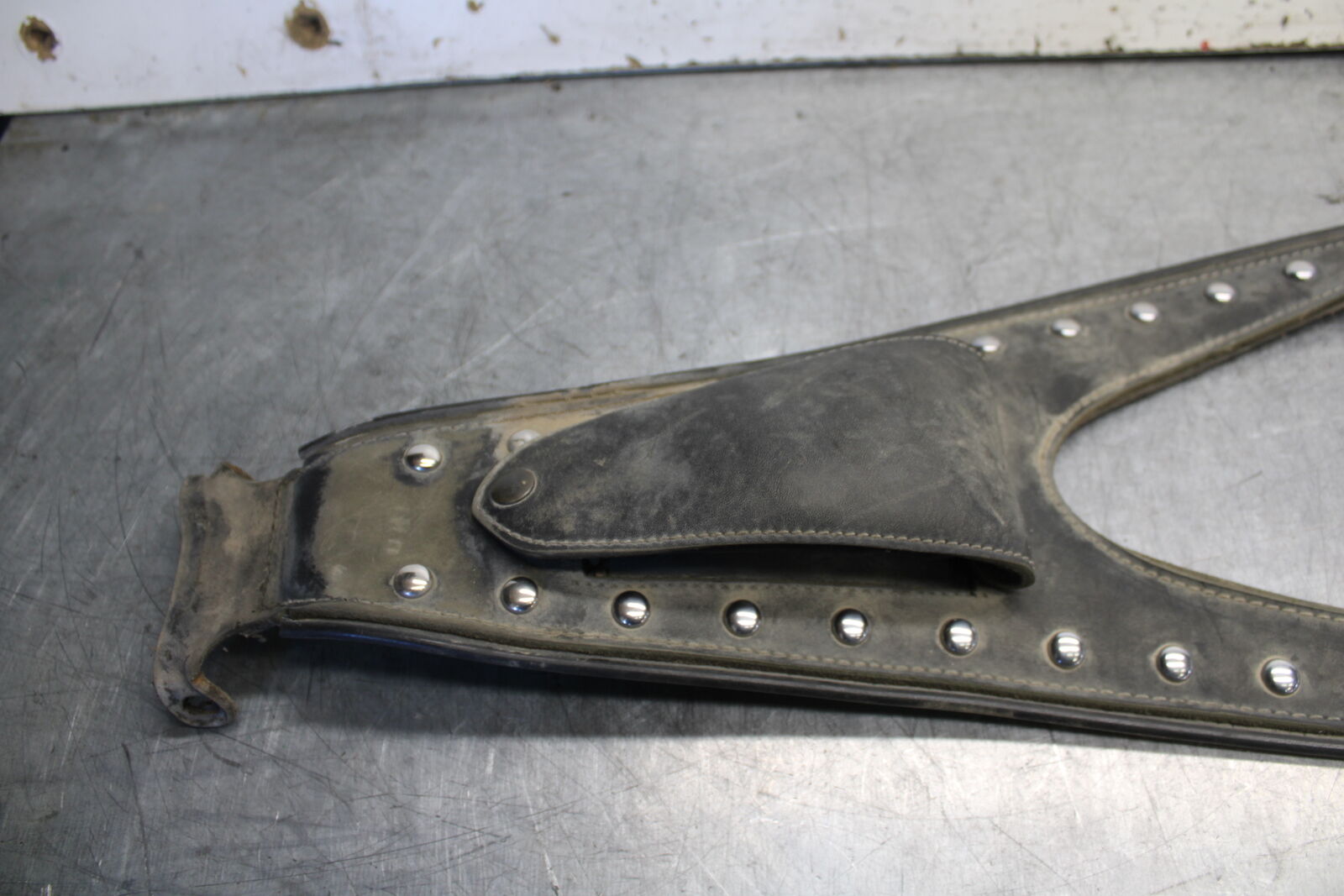 02-04 HONDA VTX1800S GAS TANK FUEL CELL BELT BB712