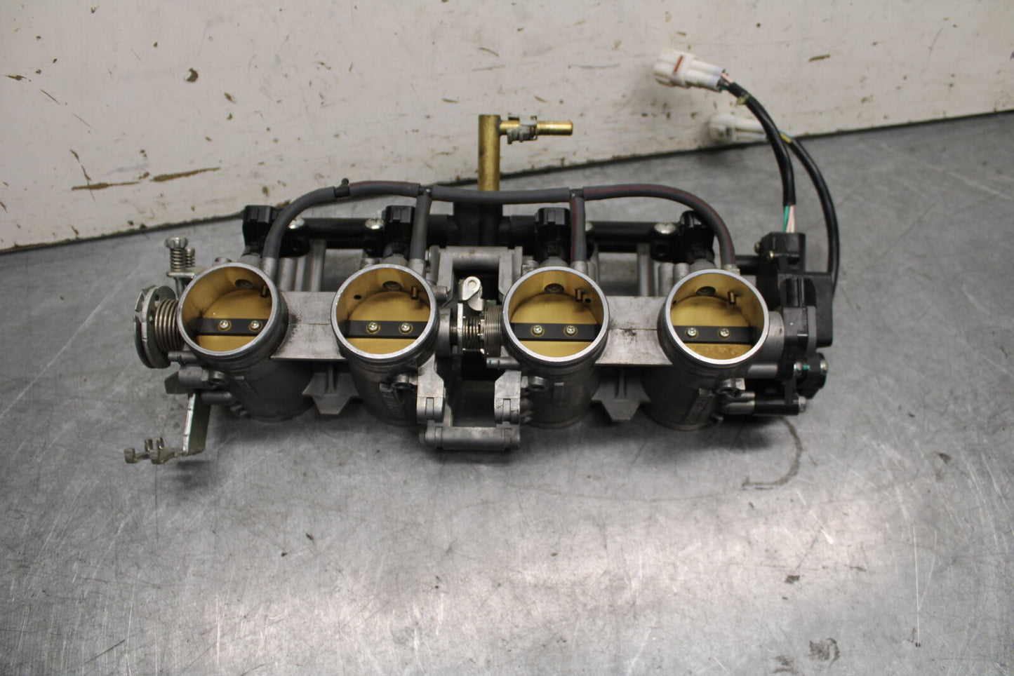 05-06 SUZUKI GSXR1000 MAIN FUEL INJECTORS / THROTTLE BODIES 13405-41G00 BB677