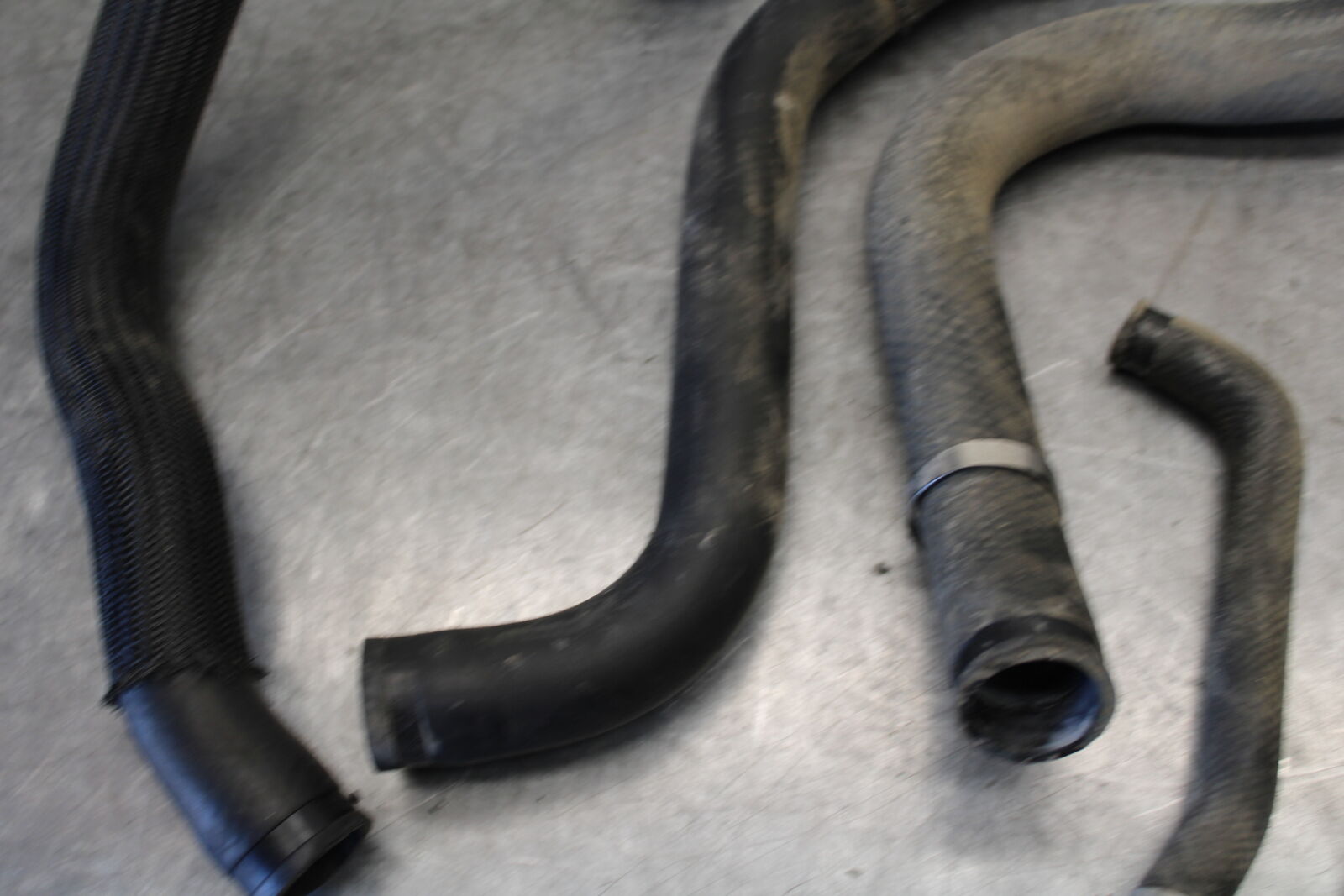11-24 SUZUKI GSXR750 RADIATOR HOSES ENGINE COOLANT WATER PIPES HOSE SET   BB687