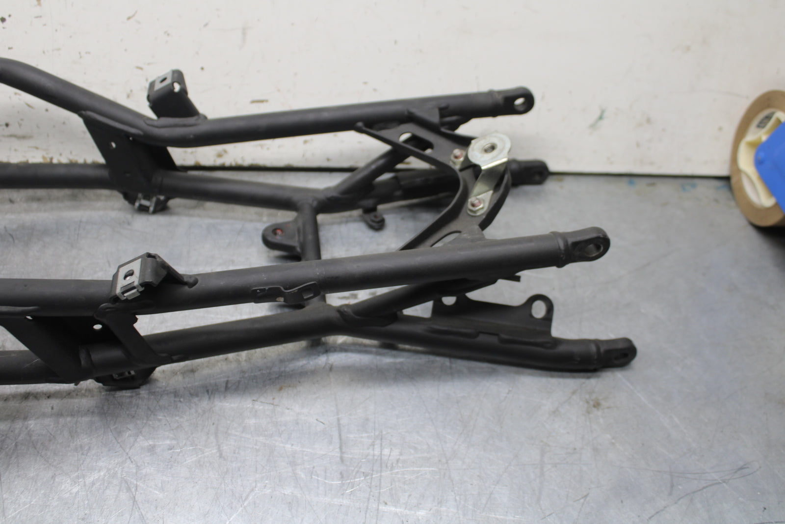 09-11 DUCATI STREETFIGHTER 1098 REAR SUBFRAME BACK SUB FRAME BB705