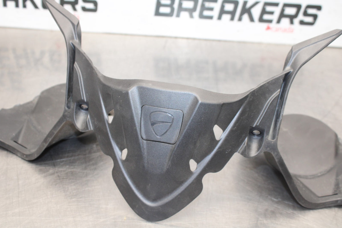 16 DUCATI 959 PANIGALE FRONT CENTER COWL FAIRING BB912