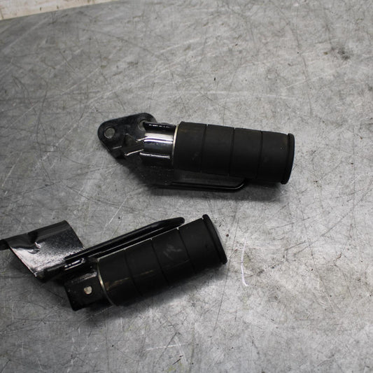 2007 Suzuki Boulevard M50 REAR PASSENGER PEG BB537