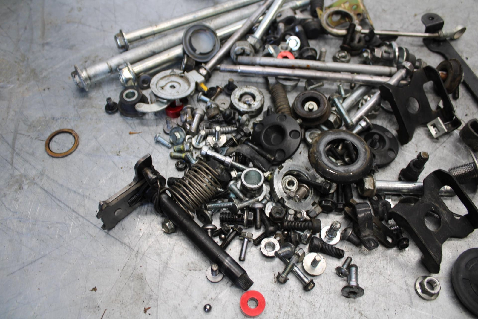 13-17 KAWASAKI NINJA 300 ENGINE MOUNTING BOLTS RANDOM HARDWARE  SCREWS BB429