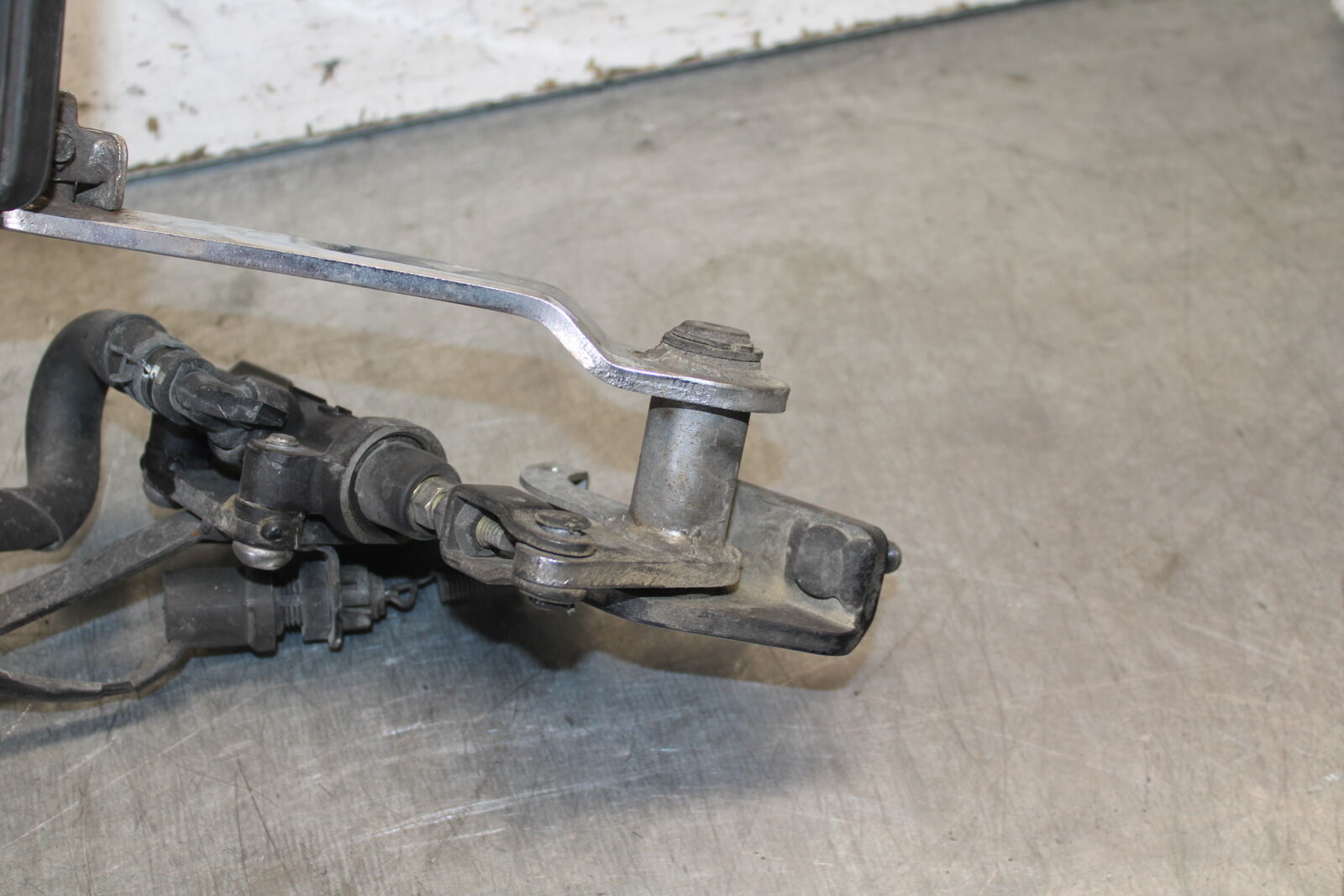 05-06 YAMAHA ROAD STAR XV1700A REAR BACK BRAKE MASTER CYLINDER W RESERVOIR BB703