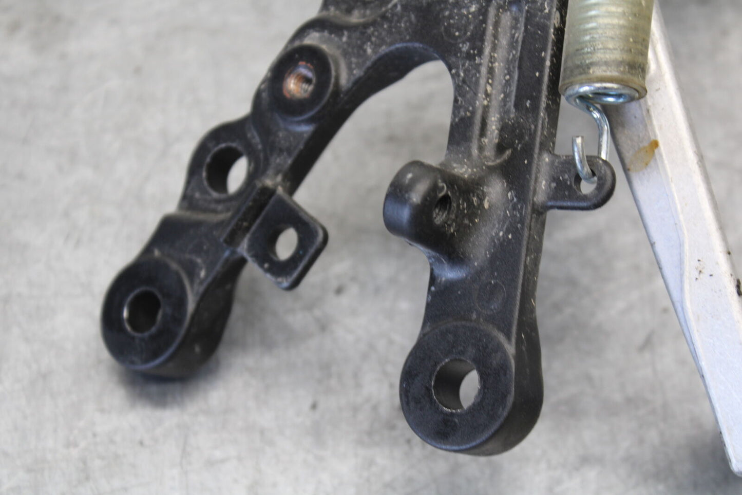 08-16 YAMAHA YZF R6 RIGHT REARSET REAR SET DRIVER FOOT PEG REST STOP BB665