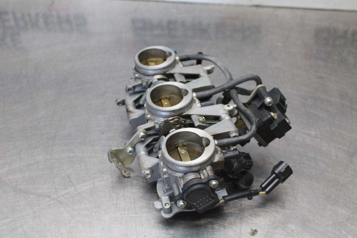 12 TRIUMPH STREET TRIPLE R MAIN FUEL INJECTORS / THROTTLE BODIES BB914