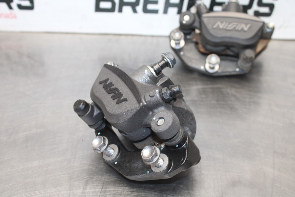 23 KAWASAKI NINJA 650 EX650 RIGHT LEFT FRONT BRAKE CALIPER SET PAIR BB920