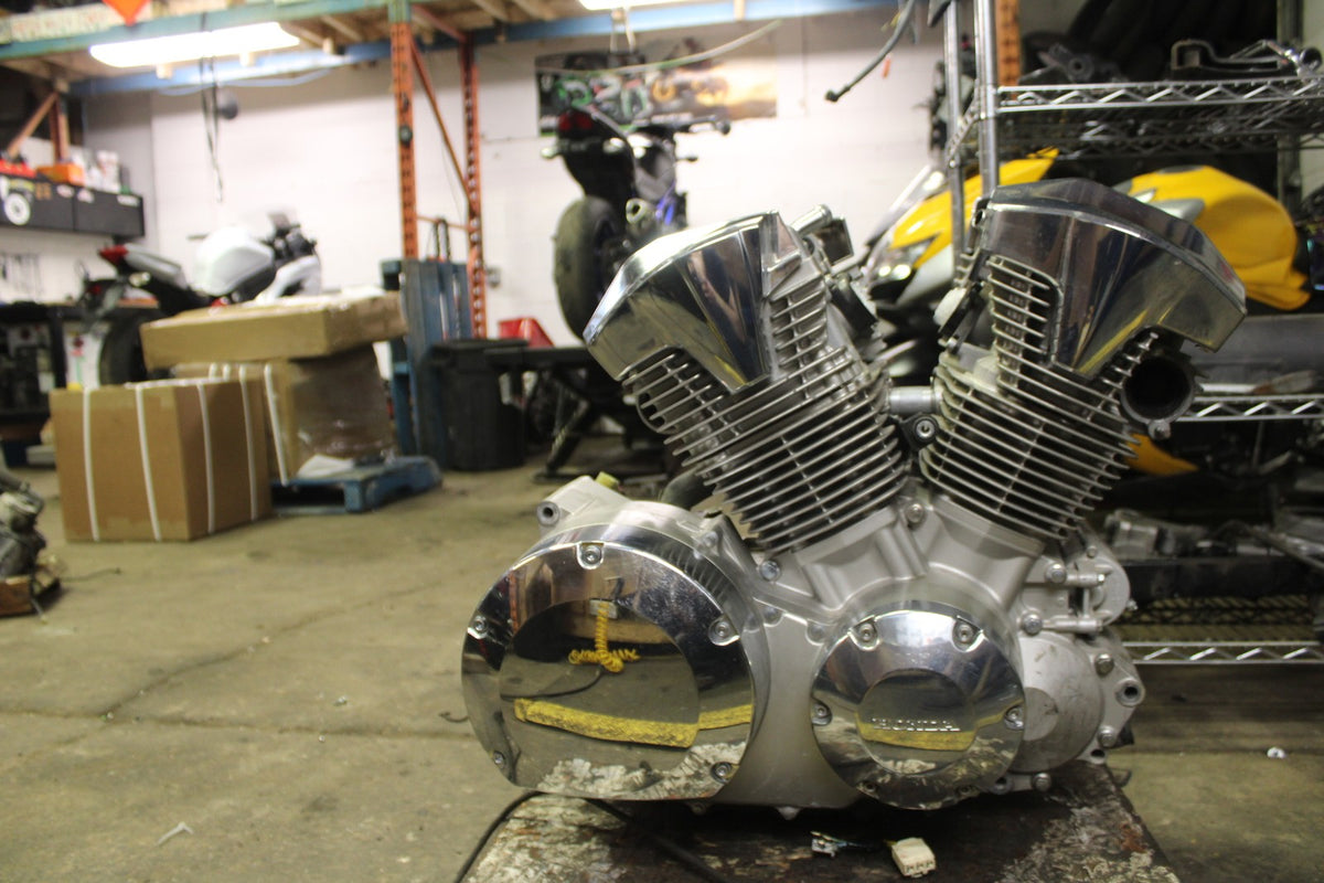 07 HONDA VTX1300R ENGINE MOTOR BB825
