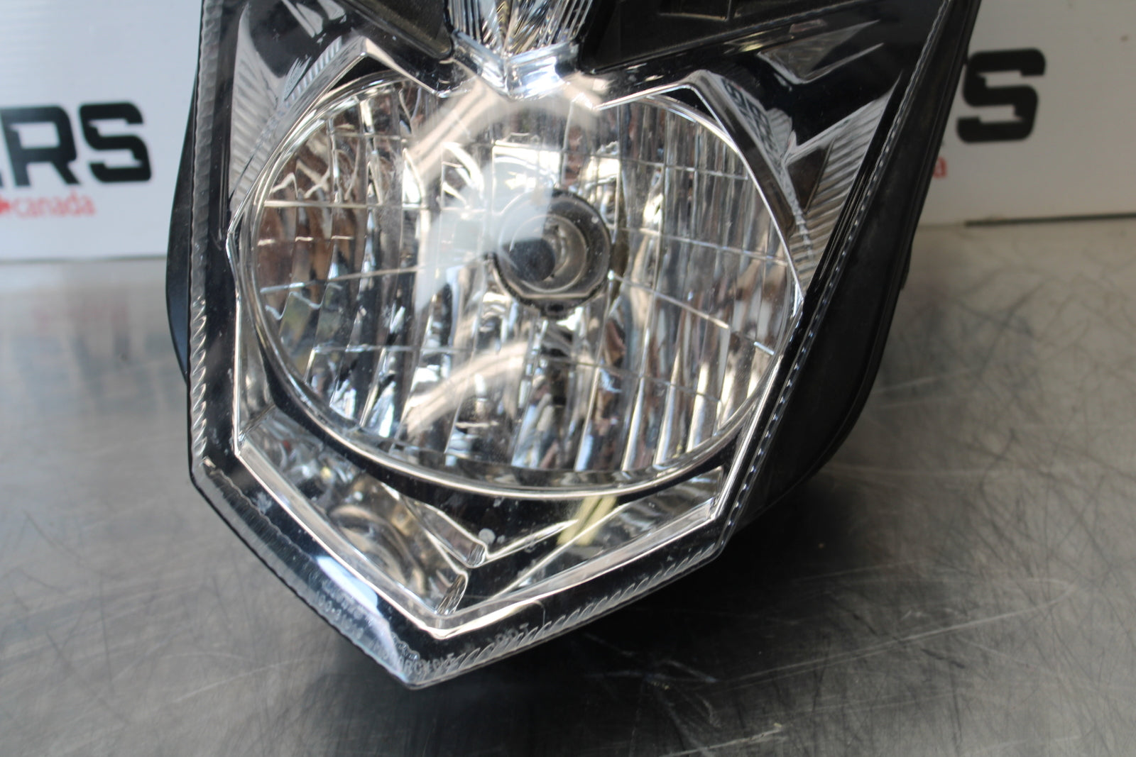 09-15 YAMAHA FZ6R FRONT HEADLIGHT HEAD LIGHT LAMP BB161