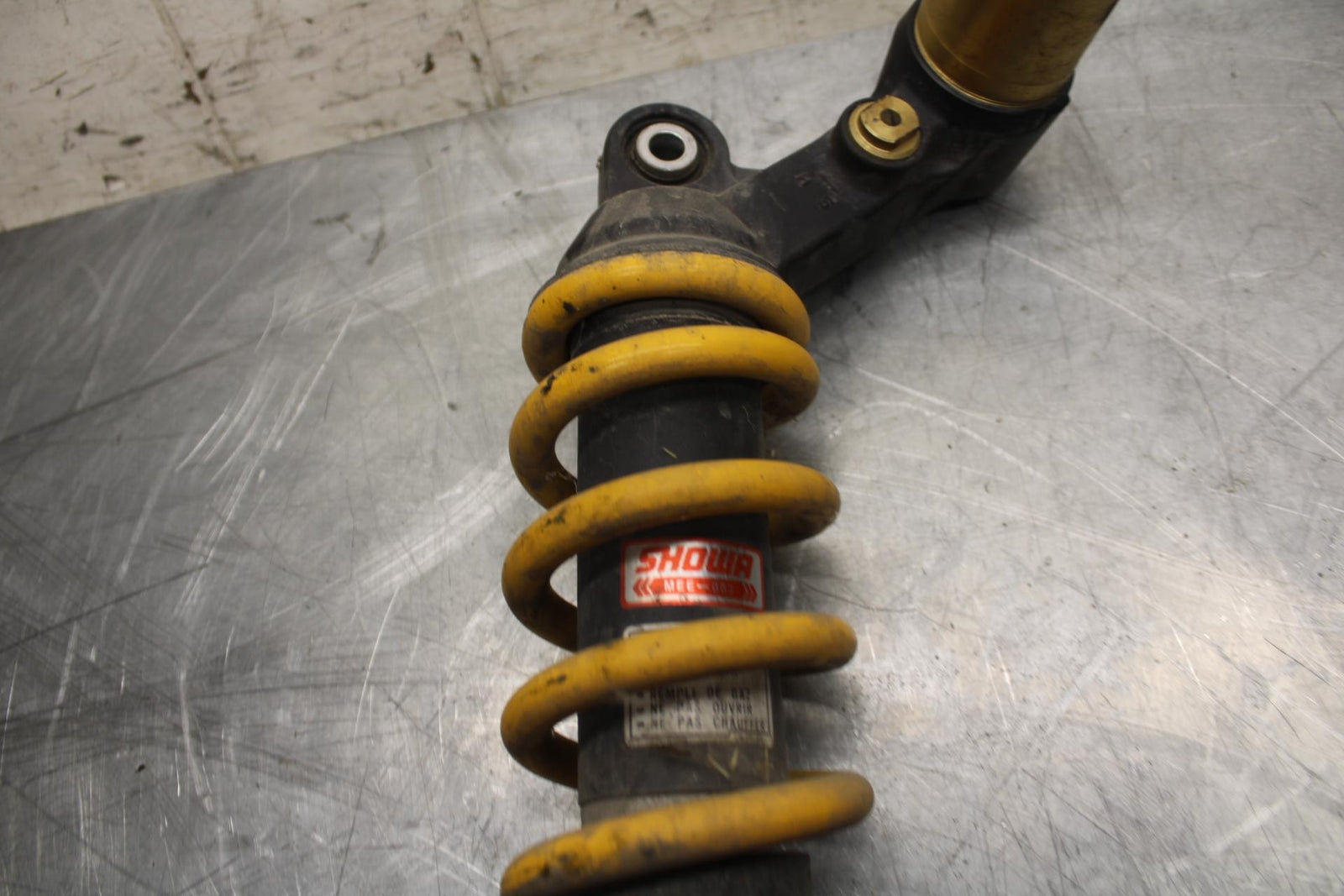 2003 Honda CBR600RR REAR BACK SHOCK ABSORBER SUSPENSION 52400-MEE-003 BB511