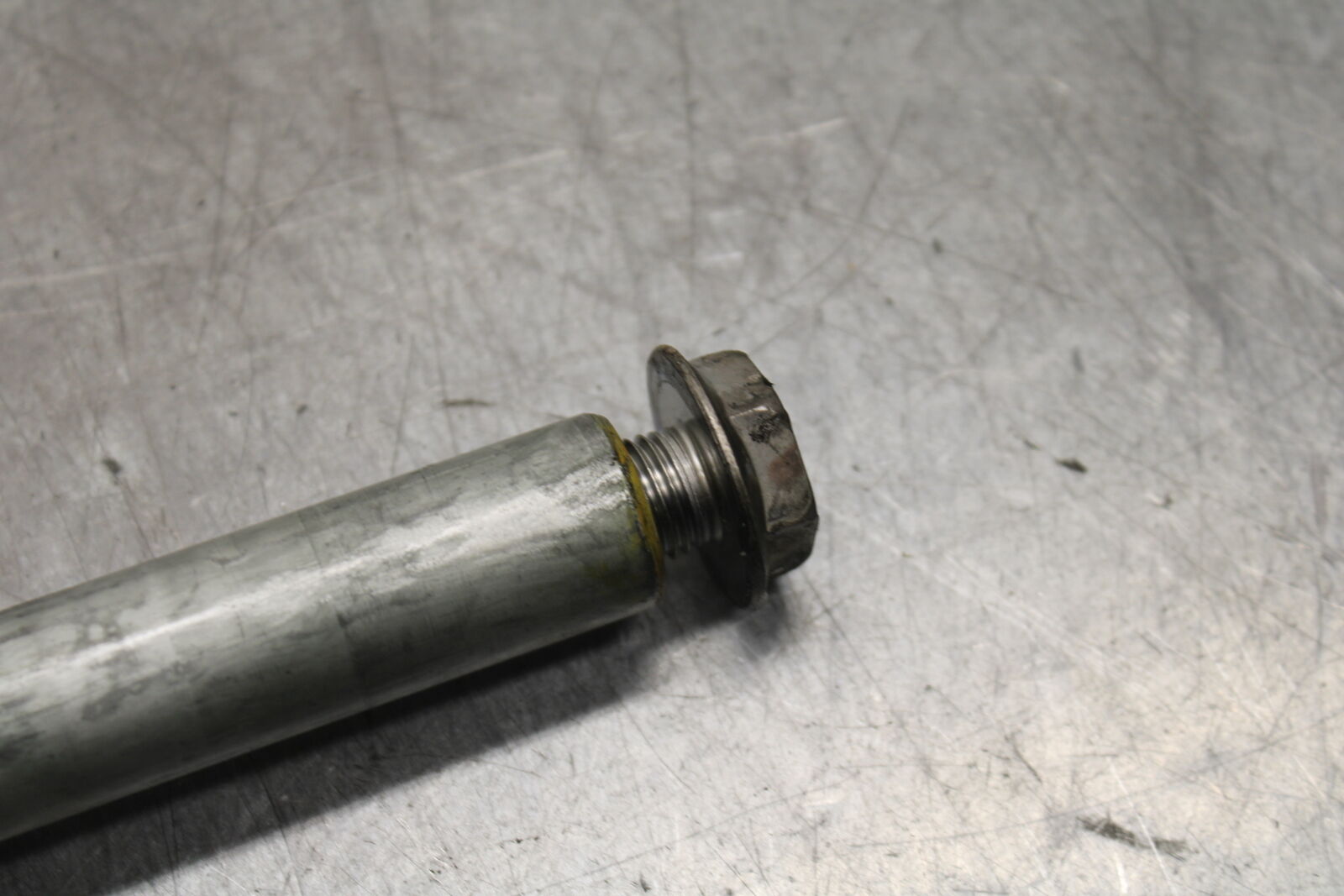 05-06 HONDA CBR600RR FRONT WHEEL RIM AXLE PIVOT BOLT BB727
