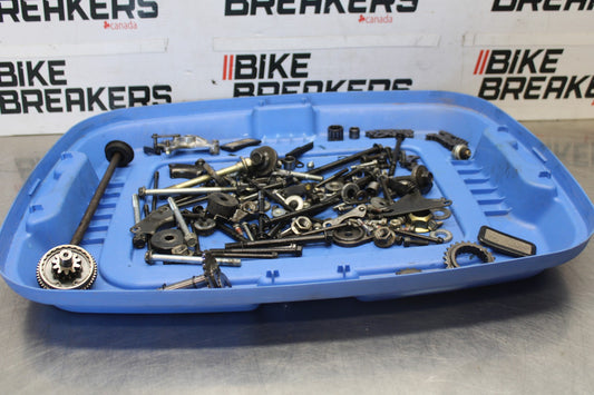 97 KAWASAKI VULCAN 1500 VN1500D CLASSIC ENGINE BOLTS HARDWARE MOTOR BB936