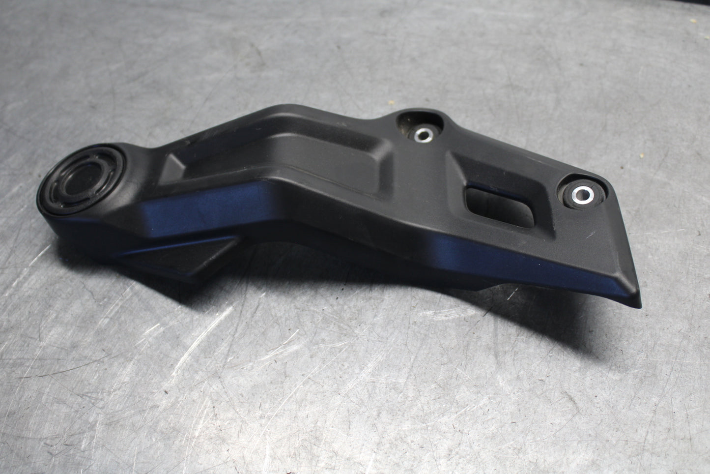 18-24 YAMAHA MT-07 RIGHT FRAME SIDE COVER COWL PANEL TRIM BB662