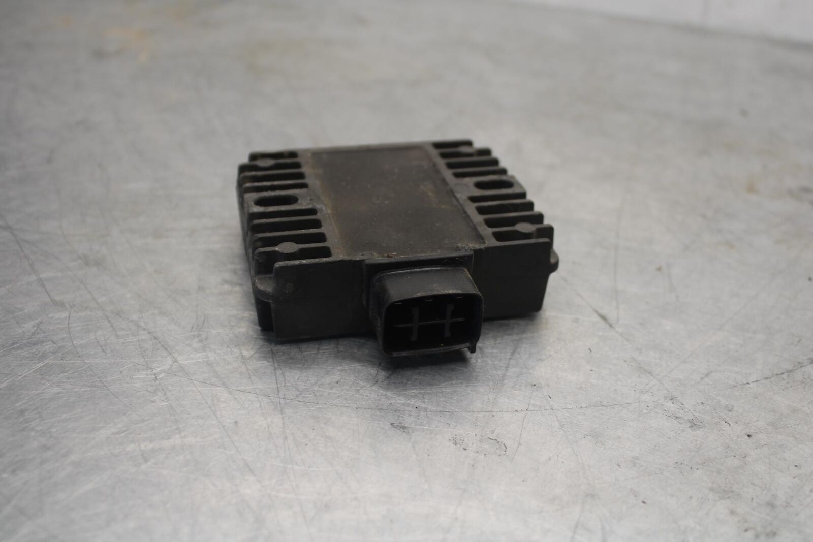 07 YAMAHA YZF R6 2c0 RECTIFIER VOLTAGE REGULATOR BB423