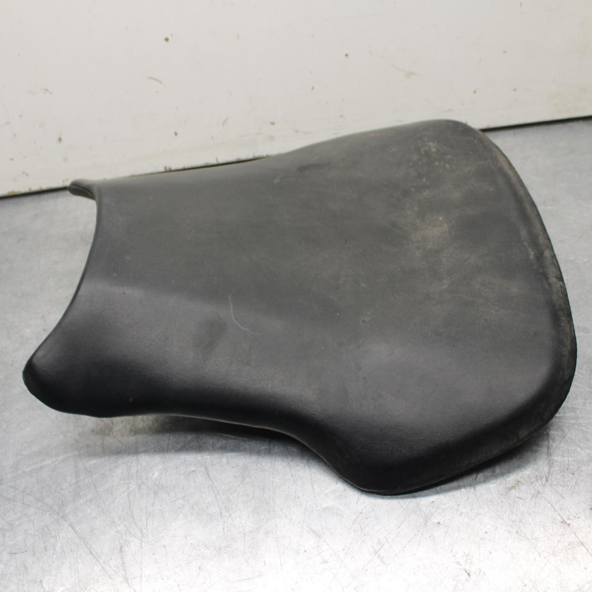 03-04 HONDA CBR600RR FRONT DRIVERS SEAT PAD SADDLE PILLION 77100-MEE-000 BB614