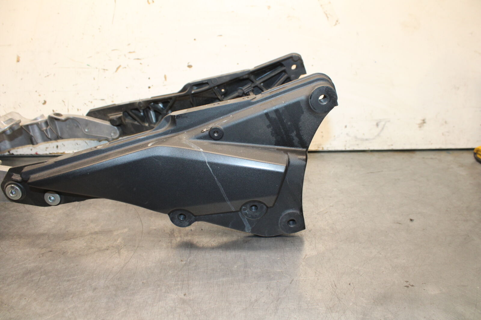 12-13 KAWASAKI Z1000 REAR SUBFRAME BACK SUB FRAME BB743