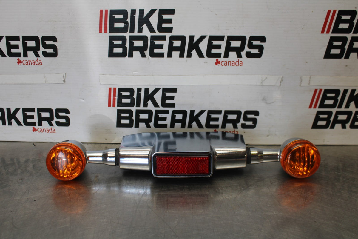 05-09 SUZUKI BOULEVARD C90 REAR TURN SIGNAL LIGHTS & BAR MOUNT BRACKET BB918