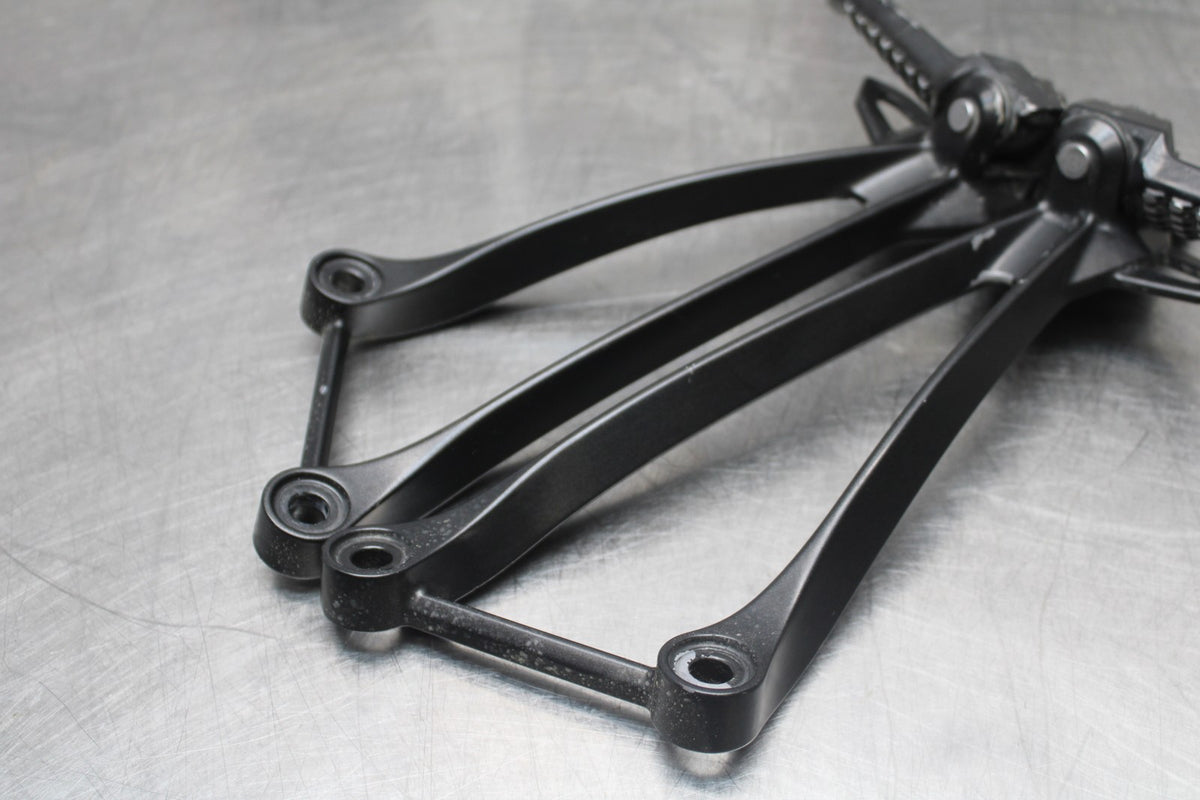 08 KAWASAKI NINJA ZX10R REAR BACK PASSENGER PEG SET PAIR BB902