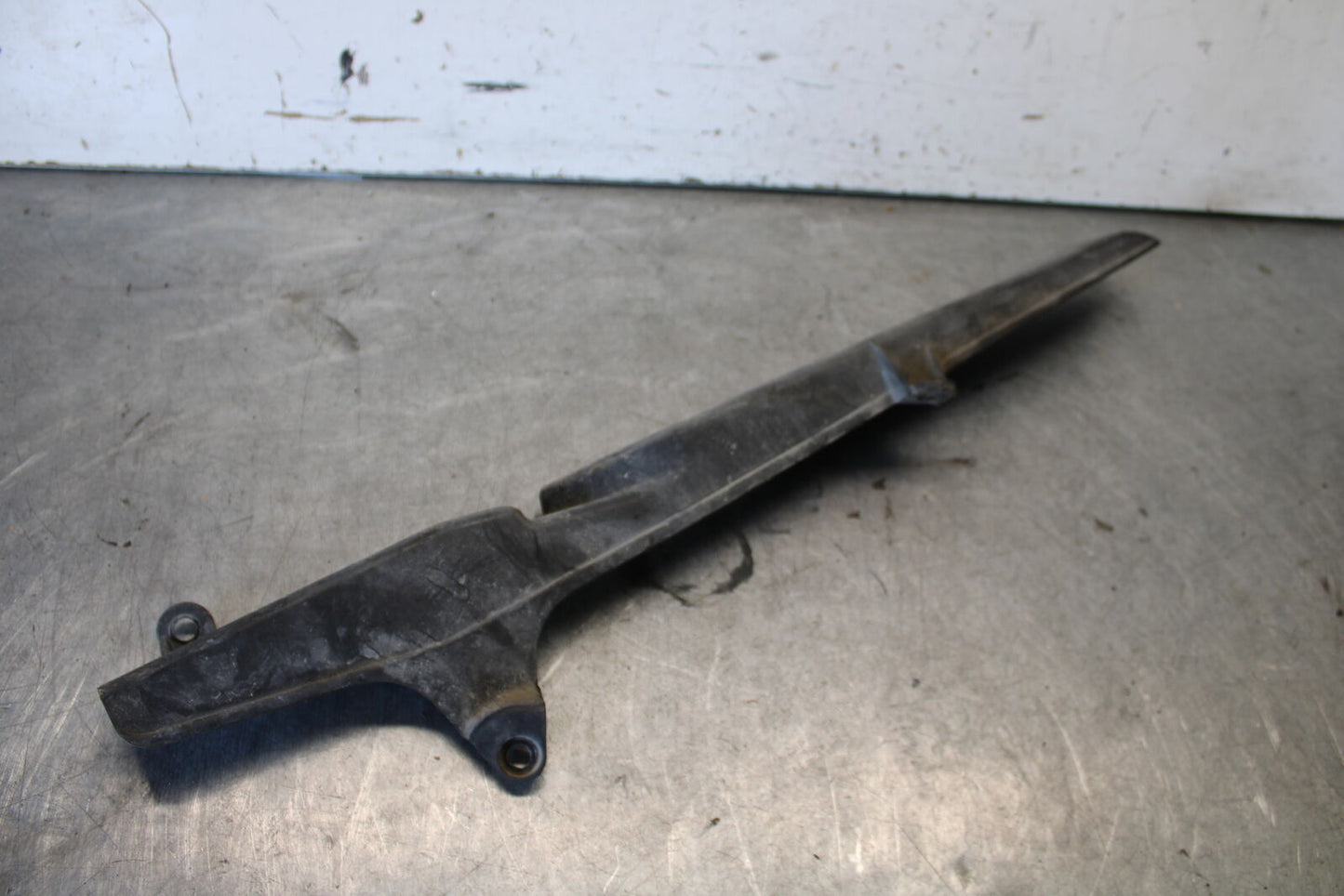 03-04 HONDA CBR600RR REAR BACK DRIVE CHAIN GUARD COVER 40510-MEE-010 BB661