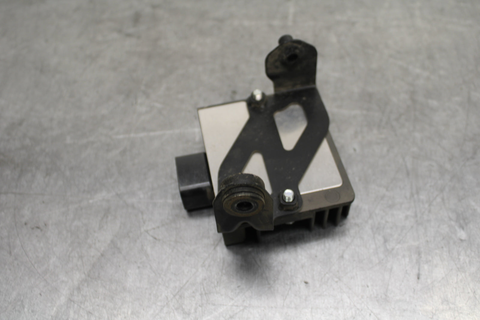 18-24 KAWASAKI NINJA 650 RECTIFIER VOLTAGE REGULATOR BB725