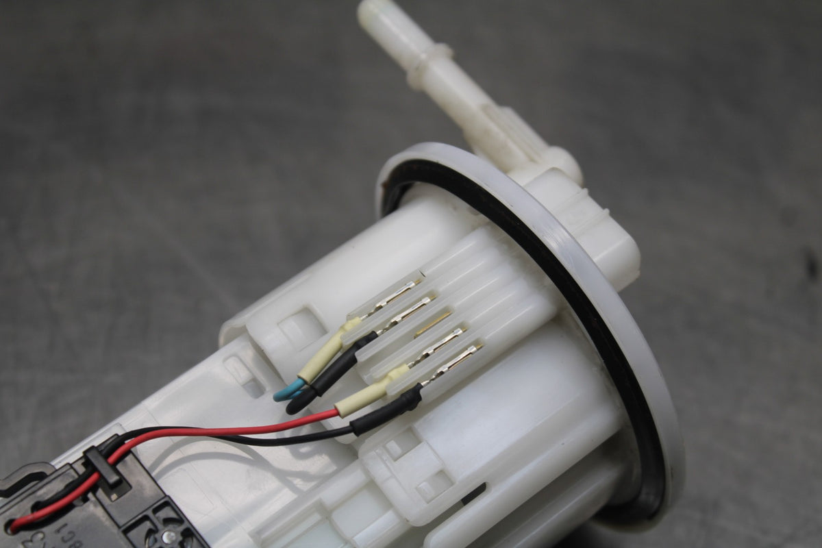16 YAMAHA XSR900 FUEL PUMP GAS PETROL SENDER UNIT BB786