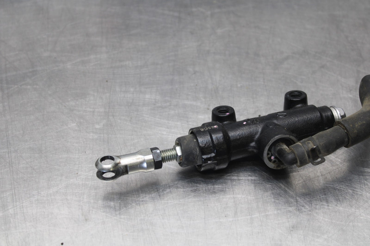 23-26 KAWASAKI NINJA ZX4RR REAR BACK BRAKE MASTER CYLINDER W RESERVOIR BB872