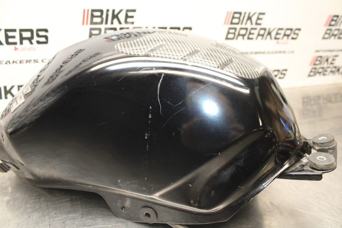 15 SUZUKI GW250F GAS TANK FUEL CELL PETROL RESERVOIR BB789