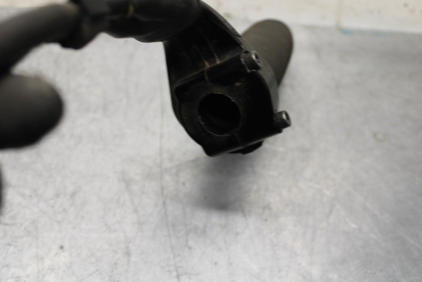 2012 Yamaha FZ8 RIGHT THROTTLE GRIP BB550