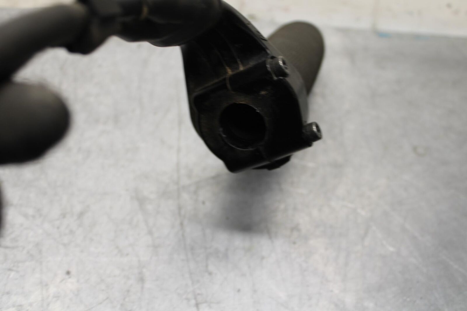 2012 Yamaha FZ8 RIGHT THROTTLE GRIP BB550