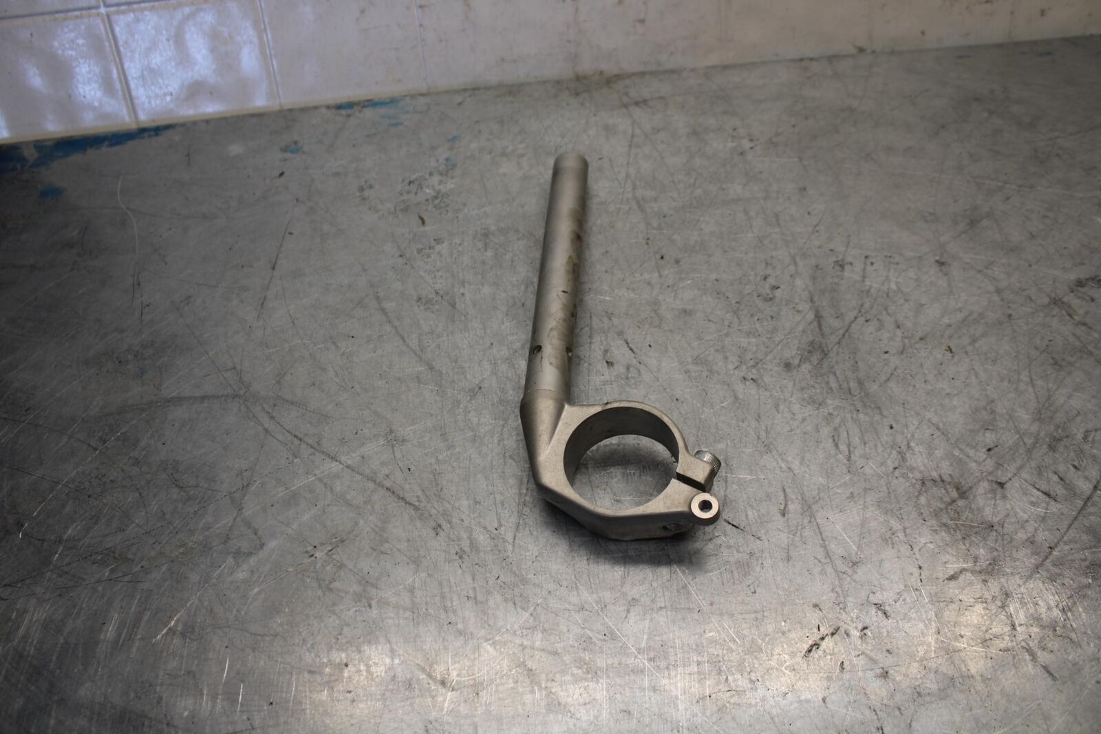 07-08 YAMAHA YZF R1 RIGHT CLIP ON HANDLEBAR BB425