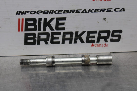 13-15 HONDA CBR500R FRONT WHEEL RIM AXLE PIVOT BOLT BB834