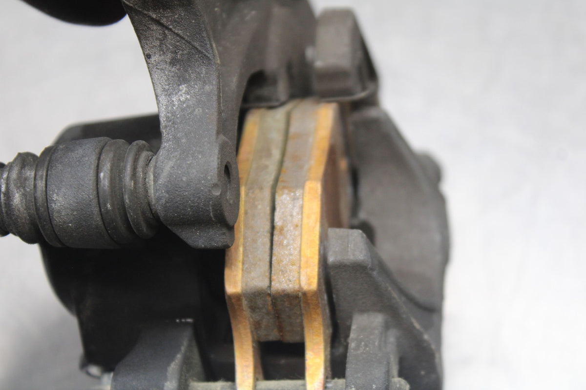 08-10 SUZUKI GSXR750 REAR BACK BRAKE CALIPER W MOUNT BRACKET BB854