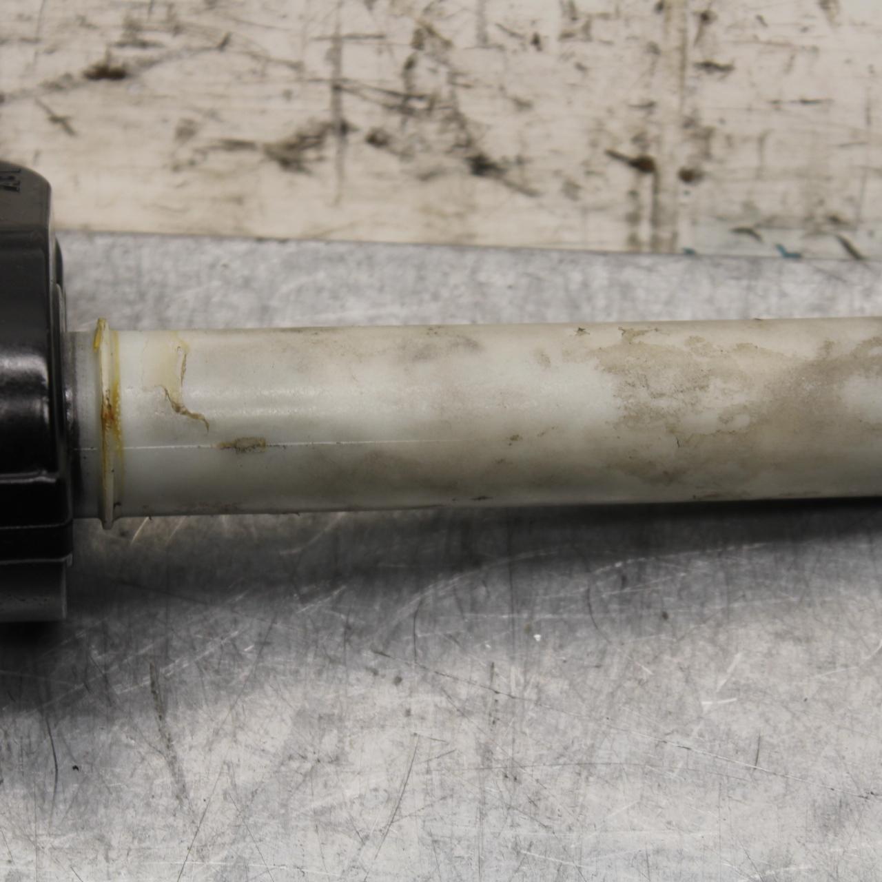 2000 Kawasaki Ninja ZX9R ZX900F RIGHT THROTTLE GRIP BB70