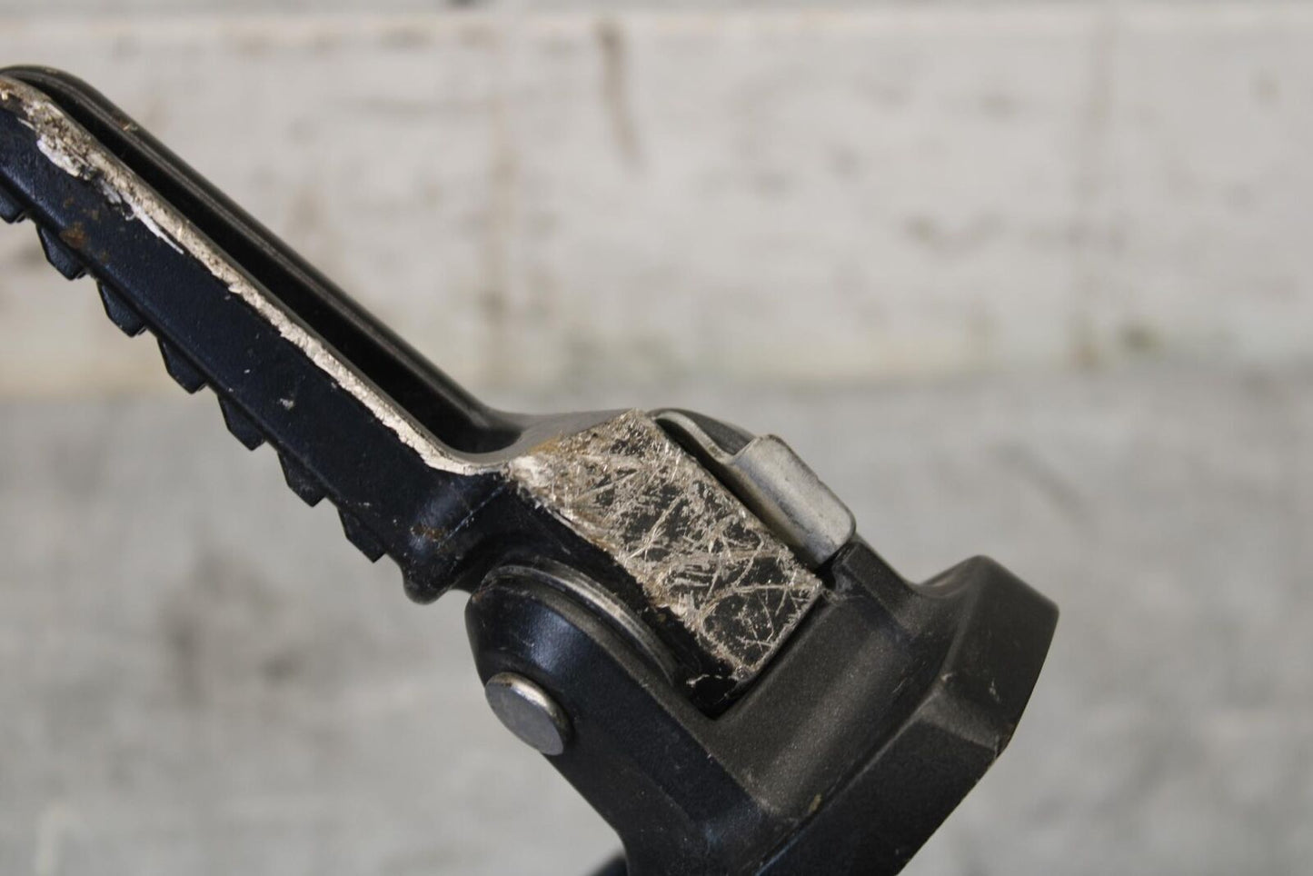 2011 Kawasaki Ninja ZX10R ZX1000K ABS LEFT REAR PASSENGER PEG 34028-0094  BB555