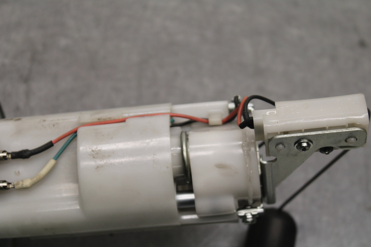 12-13 KAWASAKI Z1000 FUEL PUMP GAS PETROL SENDER UNIT BB743