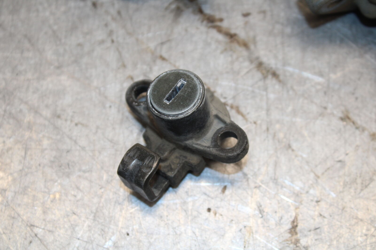 85-86 SUZUKI MADURA 1200 IGNITION LOCK KEY SET AND SEAT LOCK  BB691