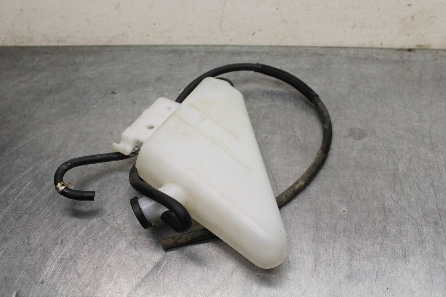 09 SUZUKI GSXR600 COOLANT WATER TANK RESERVOIR BOTTLE BB759
