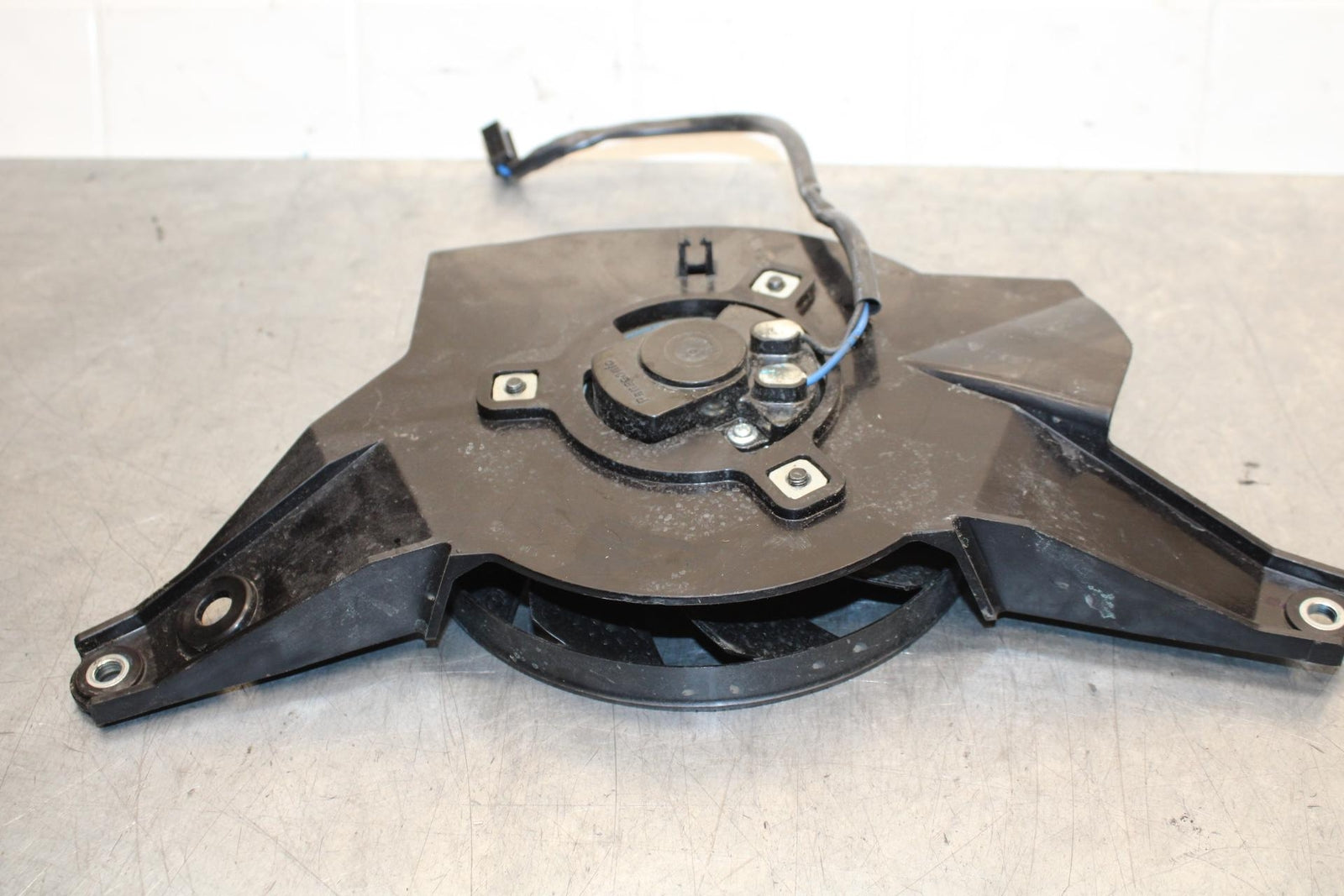 22-23 YAMAHA YZF R7 ENGINE RADIATOR COOLING FAN BB583